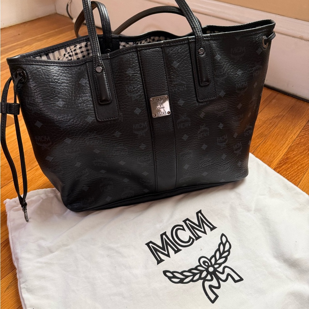 MCM Black Shoppers Tote - Picture 3 of 10
